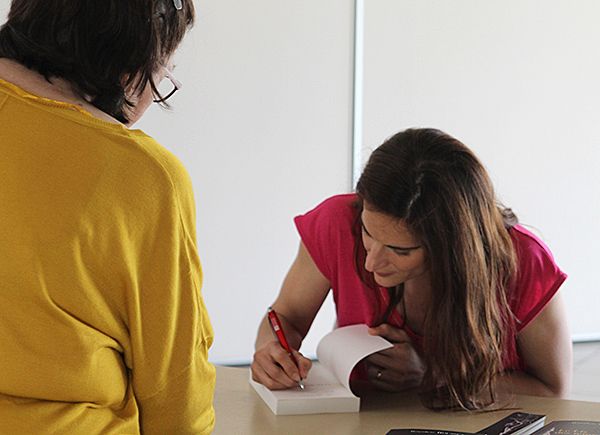 Bénédicte Rousset hier à Bollène, samedi à Carpentras [Espace Culturel Leclerc]
