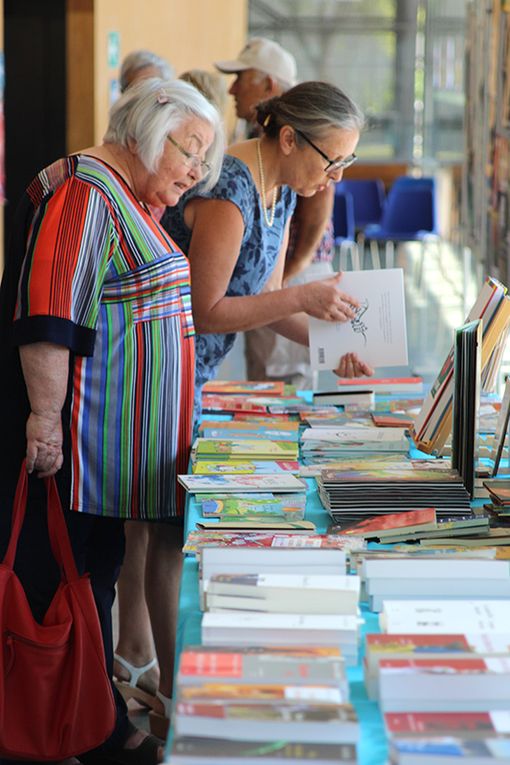Elan Sud, c'est aussi une librairie alternative qui porte le livre le plus loin possible.