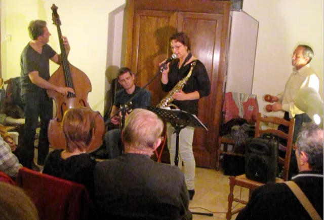 Une collection de photos de nombreux moment forts de la librairie : littérature, théâtre, musique, danse, et bien d'autres plaisirs partagés.