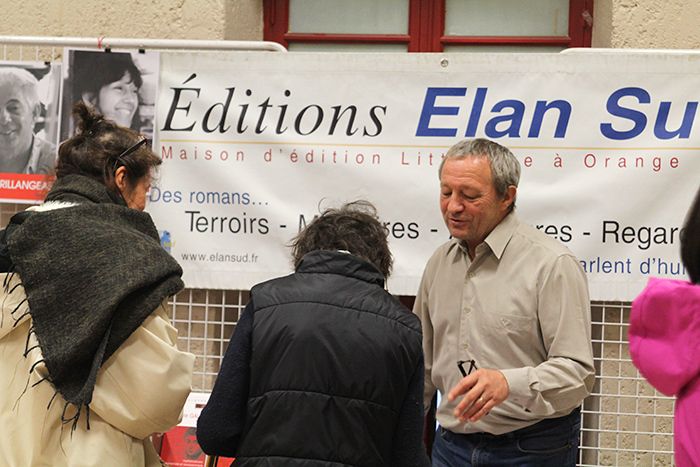 Feuilles d'automne à Colmars les Alpes, un Salon de lecteurs attentifs