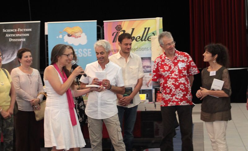 Jean-Philippe Chabrillangeas reçoit son Prix des mains de Michèle Gazier