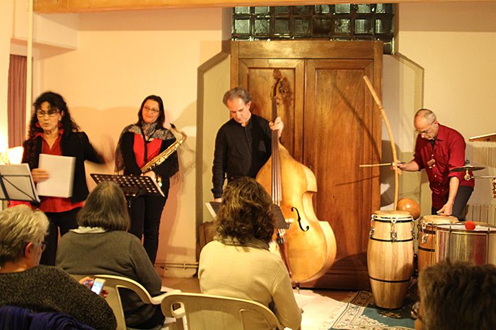 Une collection de photos de nombreux moment forts de la librairie : littérature, théâtre, musique, danse, et bien d'autres plaisirs partagés.