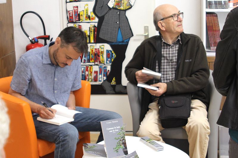 Avant-première de sortie du dernier roman de Cédric Totée, Comme le lait sur le feu 