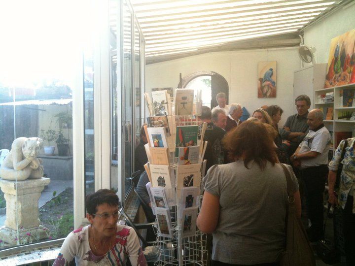 Une collection de photos de nombreux moment forts de la librairie : littérature, théâtre, musique, danse, et bien d'autres plaisirs partagés.