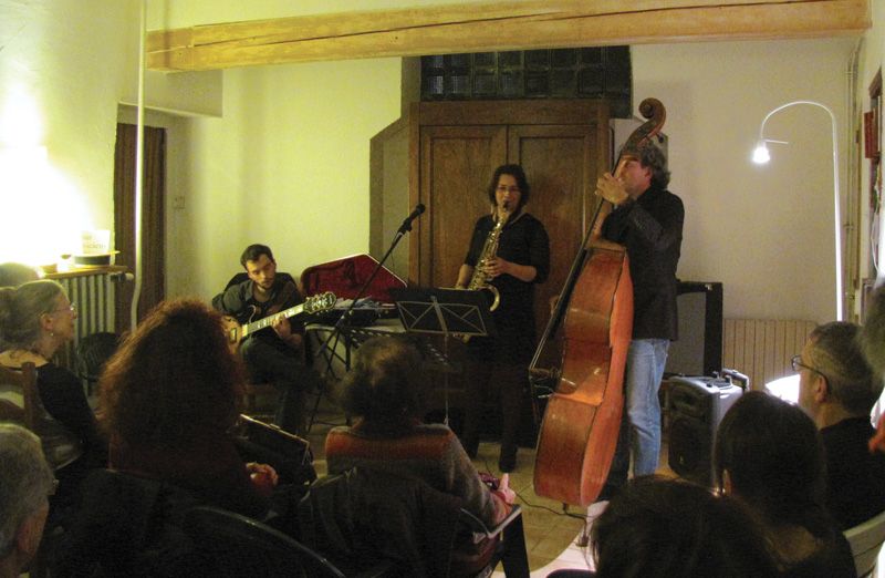Une collection de photos de nombreux moment forts de la librairie : littérature, théâtre, musique, danse, et bien d'autres plaisirs partagés.