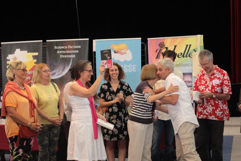 Jean-Philippe Chabrillangeas reçoit son Prix des mains de Michèle Gazier