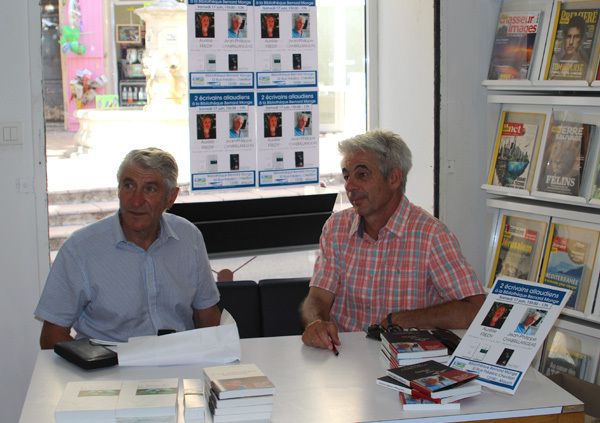 Une séance de dédicaces joyeuse