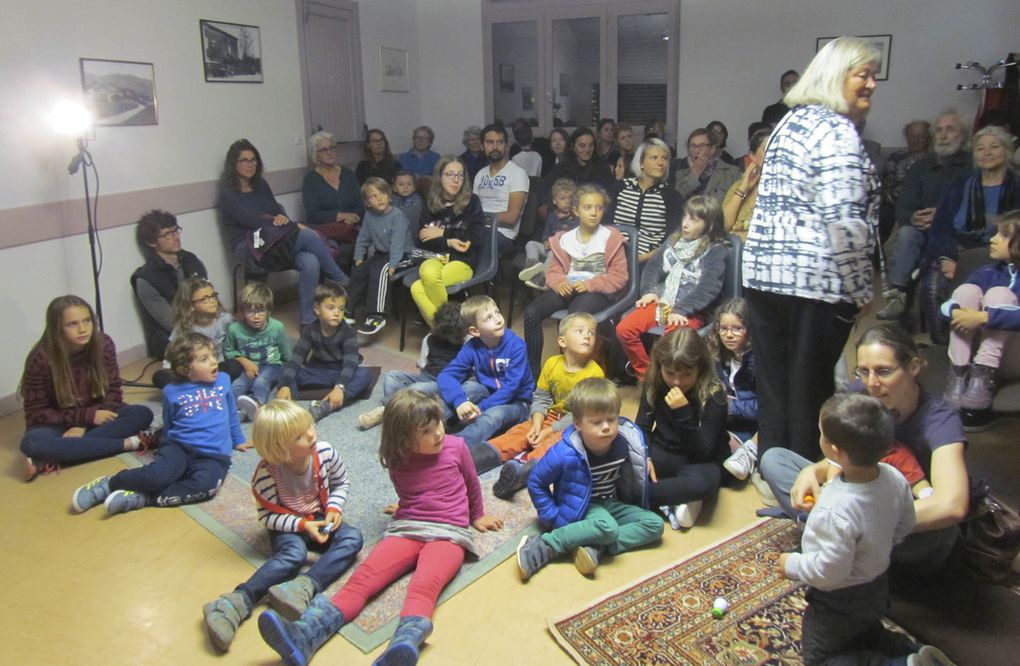 Des auteurs et illustrateurs en dédicace, des Salons différents…