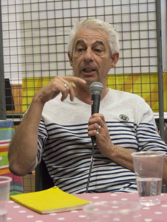 Des auteurs et illustrateurs en dédicace, des Salons différents…