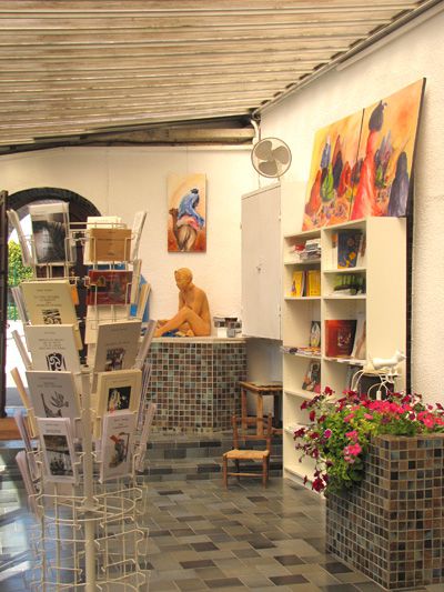 Une collection de photos de nombreux moment forts de la librairie : littérature, théâtre, musique, danse, et bien d'autres plaisirs partagés.