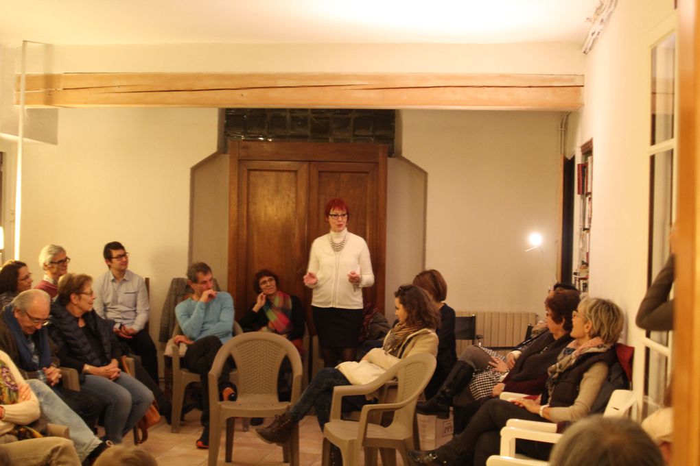 Une collection de photos de nombreux moment forts de la librairie : littérature, théâtre, musique, danse, et bien d'autres plaisirs partagés.