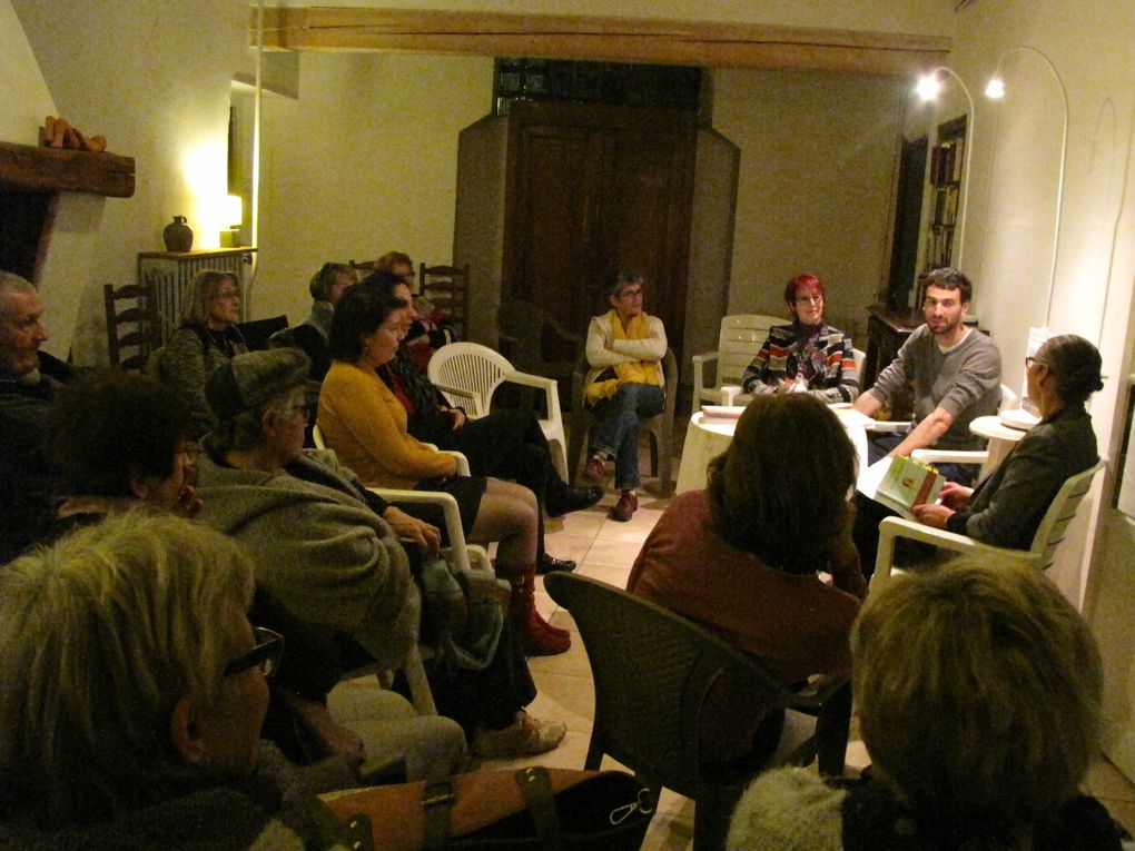 Une collection de photos de nombreux moment forts de la librairie : littérature, théâtre, musique, danse, et bien d'autres plaisirs partagés.